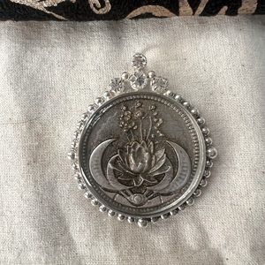 Virgins Saints & Angels Medallion